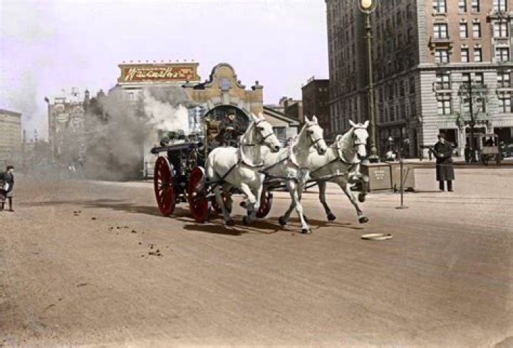 99 Colorized Photos From History's Most Iconic Moments