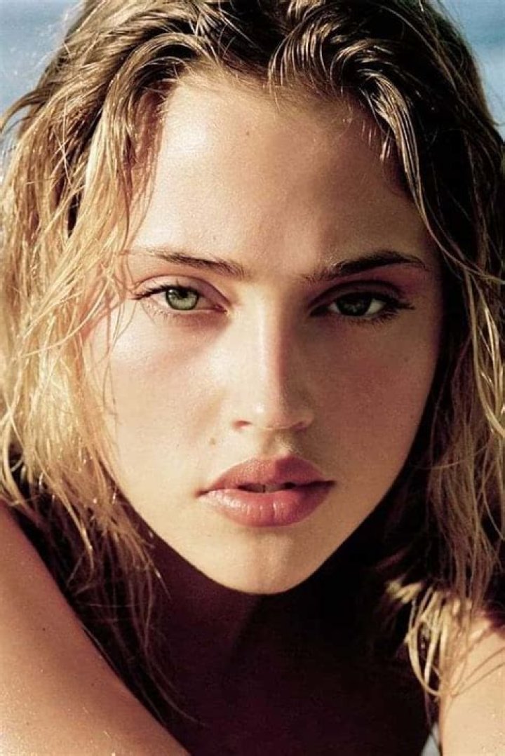 Estella Warren – Celebsgraphy