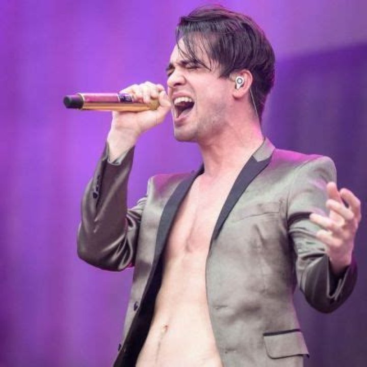 How tall is Brendon Urie