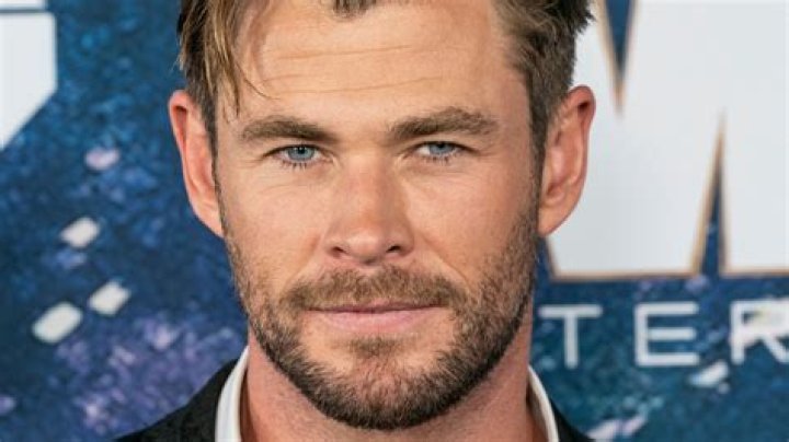 How tall is Chris Hemsworth - Page 4