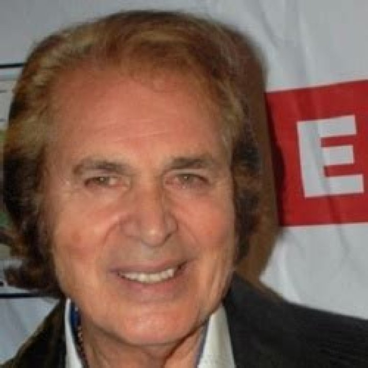 How tall is Engelbert Humperdinck