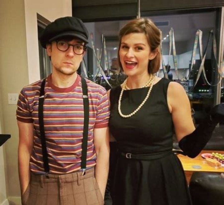 How tall is Josh Brener