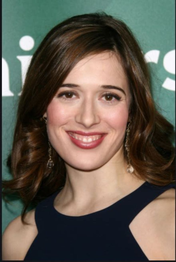 How tall is Marina Squerciati