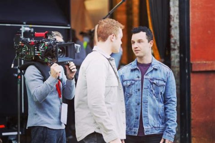 How tall is Noel Fisher