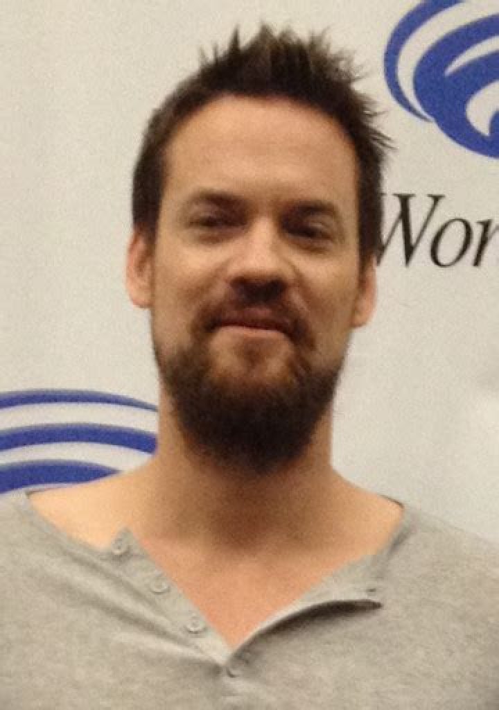 How tall is Shane West