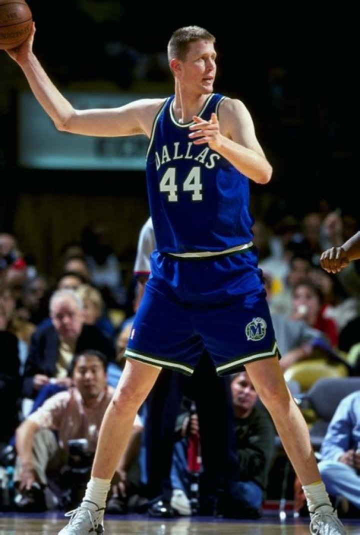 How tall is Shawn Bradley