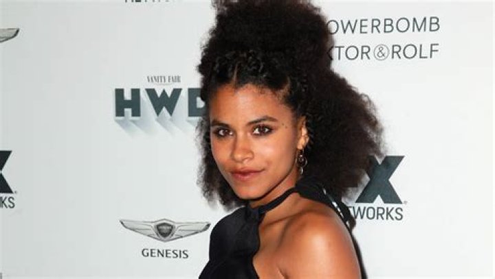 How tall is Zazie Beetz
