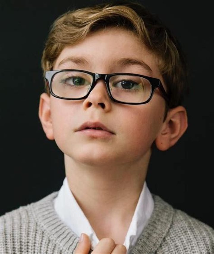 Julian Hilliard – Celebsgraphy