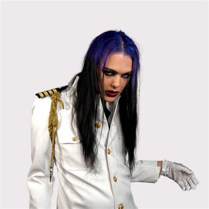 Kim Dracula Net Worth, Age, Height, Wife