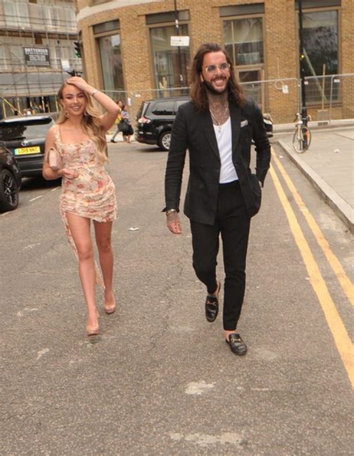 Pete Wicks Age | Wiki, Net worth, Bio, Height, Girlfriend