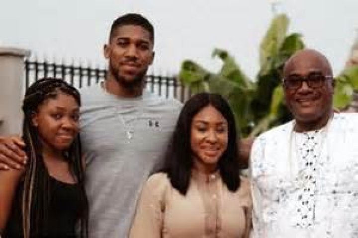 What is her Family Background & Parents Origin?