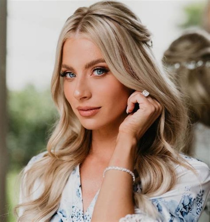 Wiki, Biography, Net worth, Husband, Height, Age, Kids, Family, Net worth & More